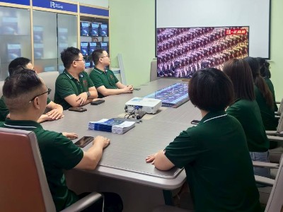 兆麟公司組織全體員工觀看閱兵式，激發(fā)愛國情懷與奮進(jìn)動力